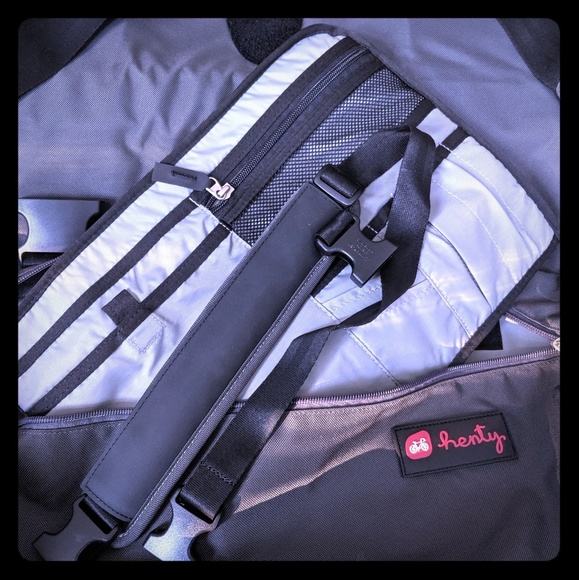 Henty Wingman Commuter Bag - Picture 1 of 4